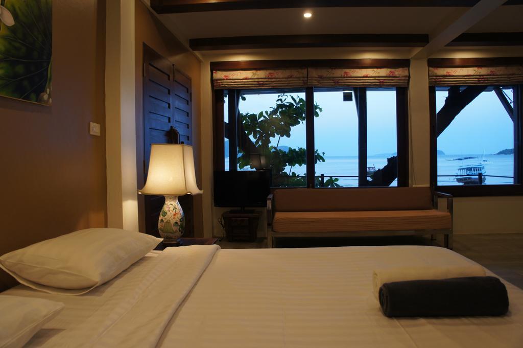 Rawai View Beachfront Екстер'єр фото