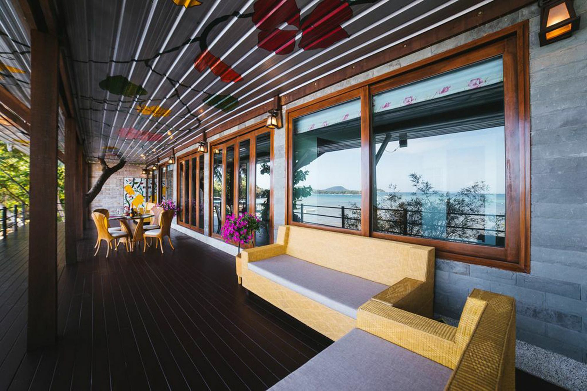 Rawai View Beachfront Екстер'єр фото